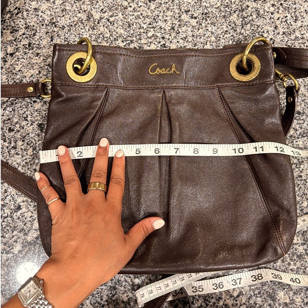 Chic Coach Dark Brown Leather Shoulder Bag - Picture 6 of 10
